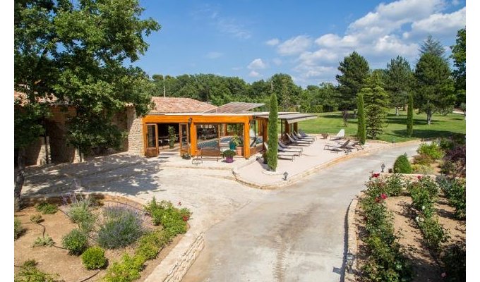 Provence Luberon luxury villa rentals with private pool & staff chef