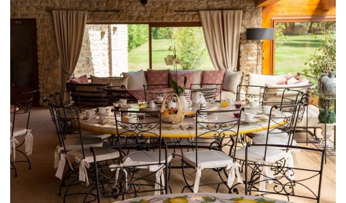 Provence Luberon luxury villa rentals with private pool & staff chef