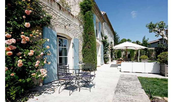 Saint Remy de Provence luxury villa rentals with private pool & staff