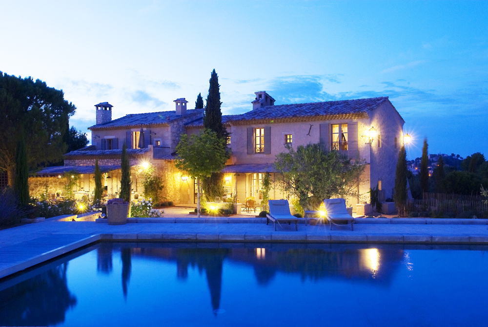 Saint Remy de Provence luxury villa rentals with heated private pool[....]
