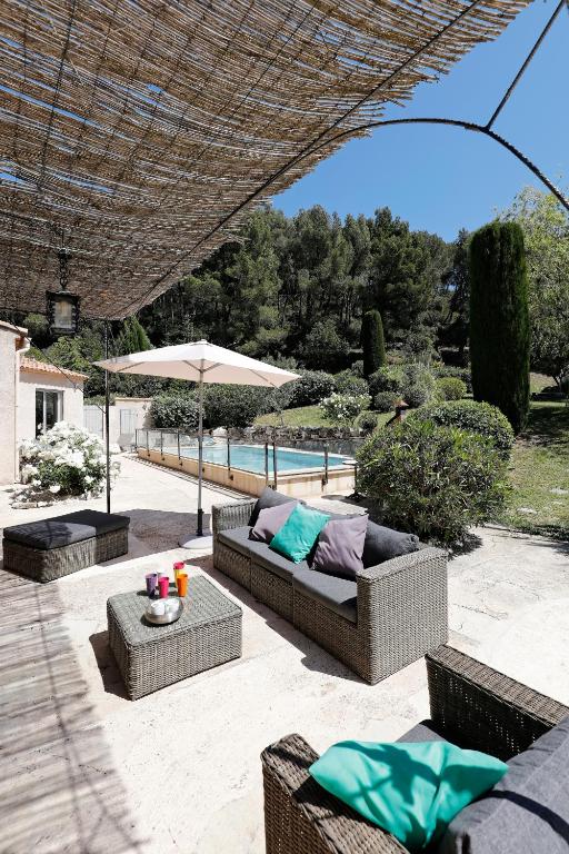 Luxury Villa Rental Provence Coast Cassis Pool Sea View