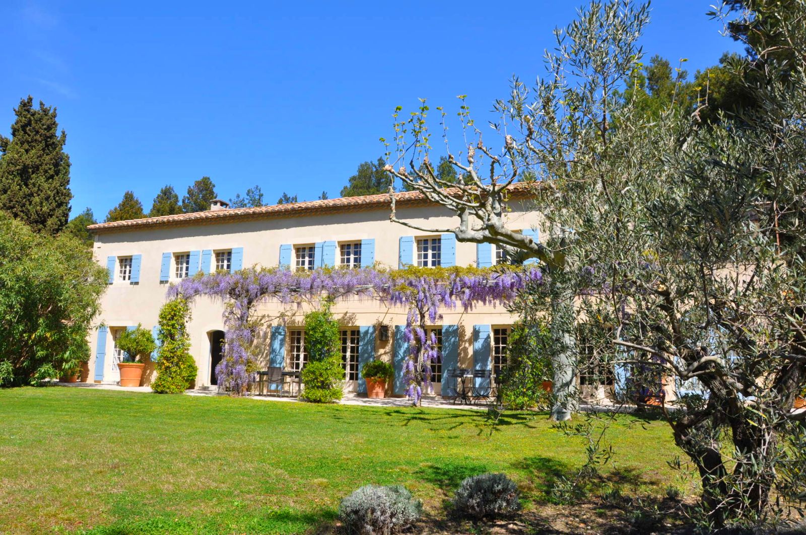 Saint Remy de Provence luxury villa rentals with heated private pool[....]