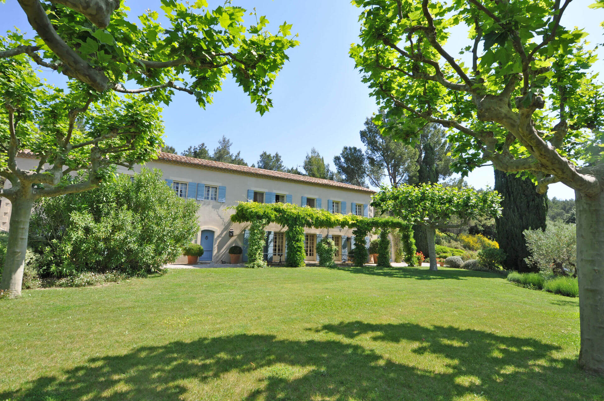 Saint Remy de Provence luxury villa rentals with heated private pool[....]