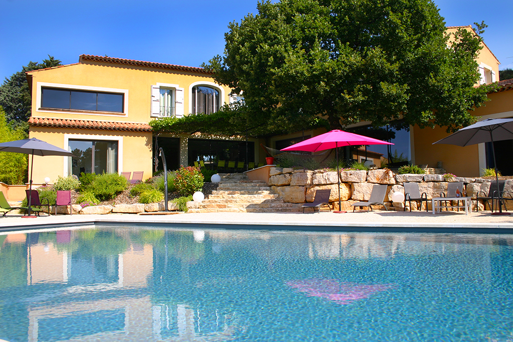 Provence Luberon luxury villa rentals with private pool