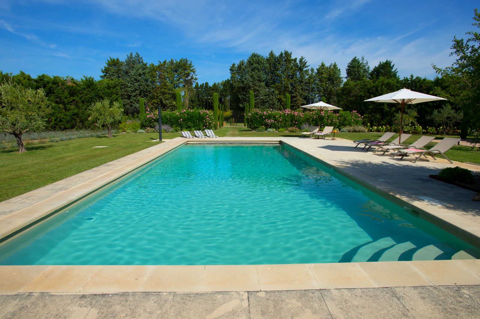 Saint Remy de Provence luxury villa rentals with heated private pool[....]