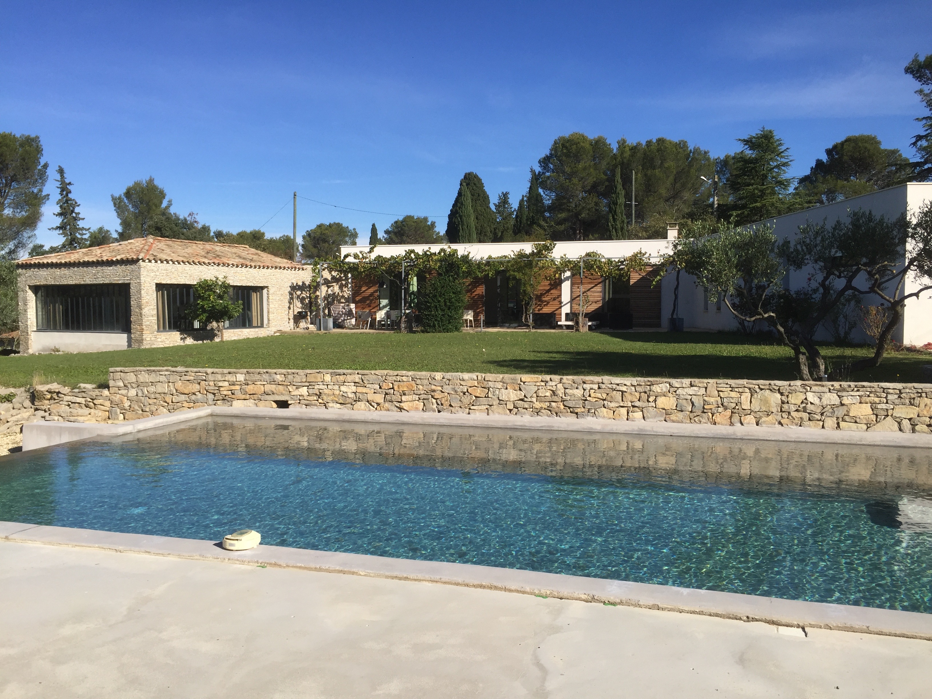 Languedoc villa holiday rentals Nîmes private pool