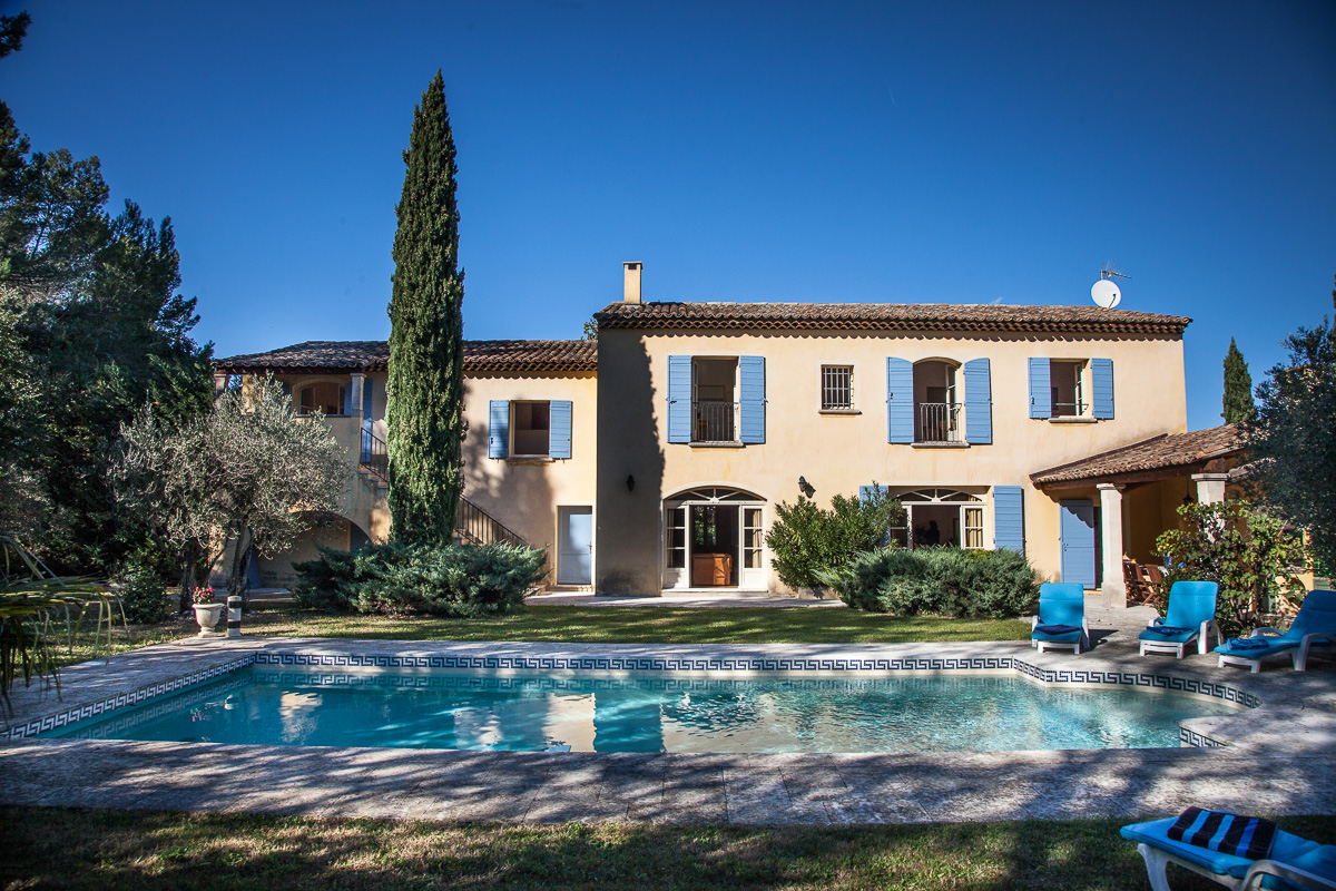 Saint Remy de Provence luxury villa rentals with heated private pool[....]