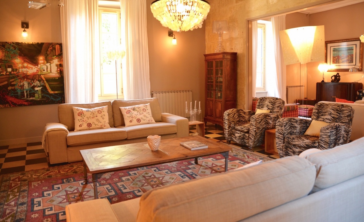 Languedoc villa holiday rentals Nîmes private pool