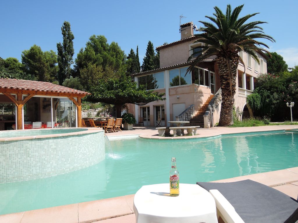 Provence Luxury villa rentals Aix en Provence with private pool and[....]