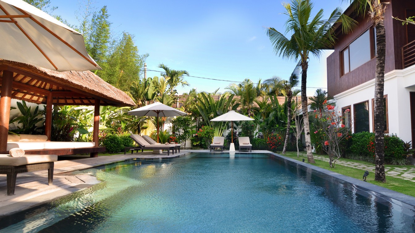 Indonesia Bali Villa Vacation Rentals Is In The Center And With Staff