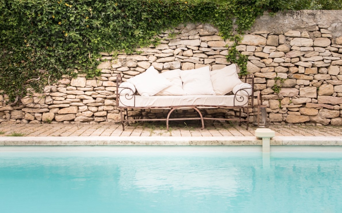 Languedoc villa holiday rentals Nîmes private pool