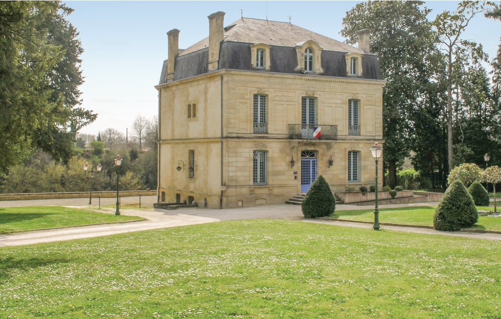 Dordogne holiday home rental with pool 7 kms from bergerac