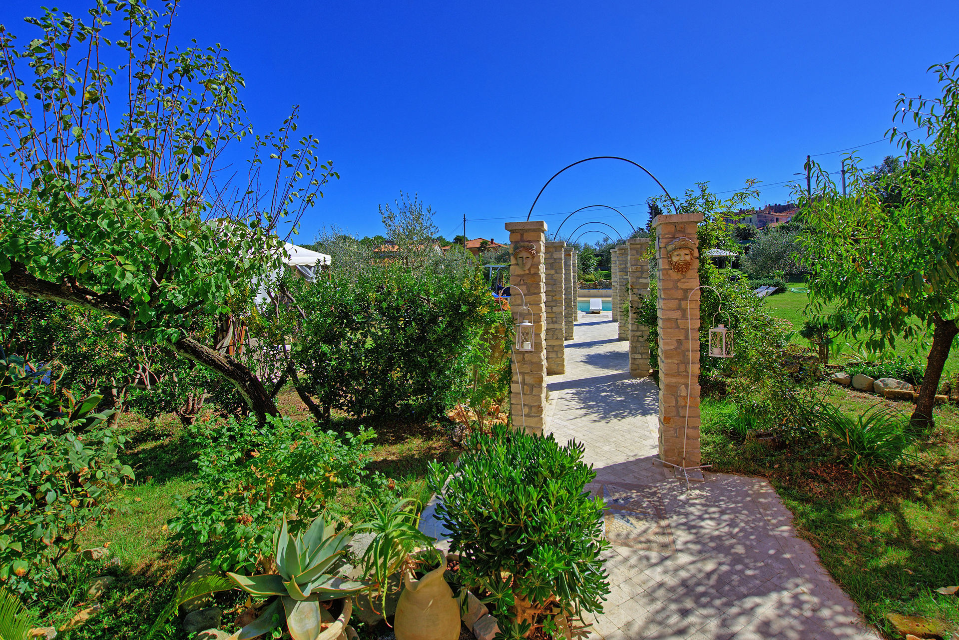 Italy Apartment Rentals in Liguria with terrace and near the village[....]