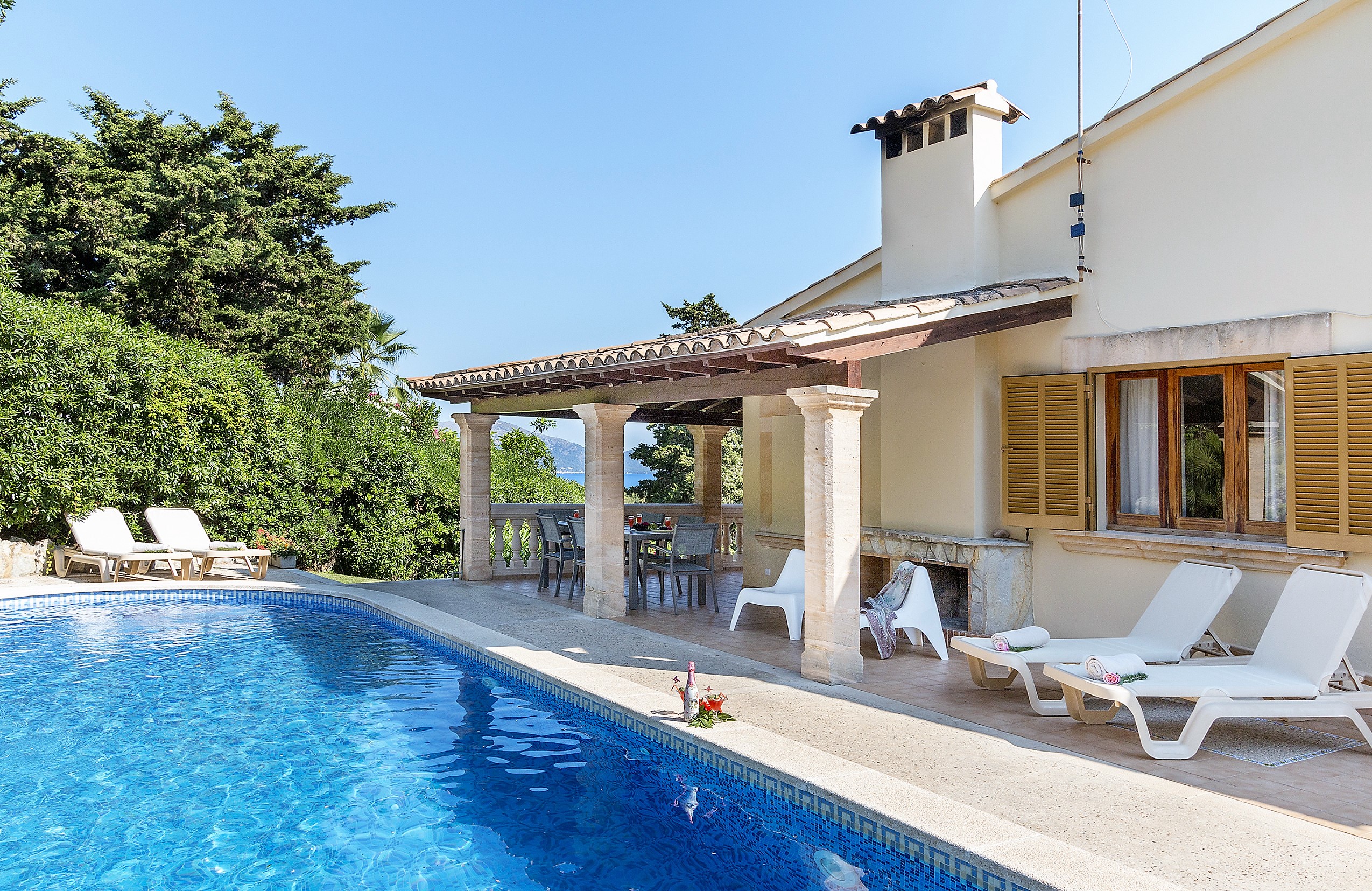 Balearic Islands villa rental Majorca Alcudia pool sea