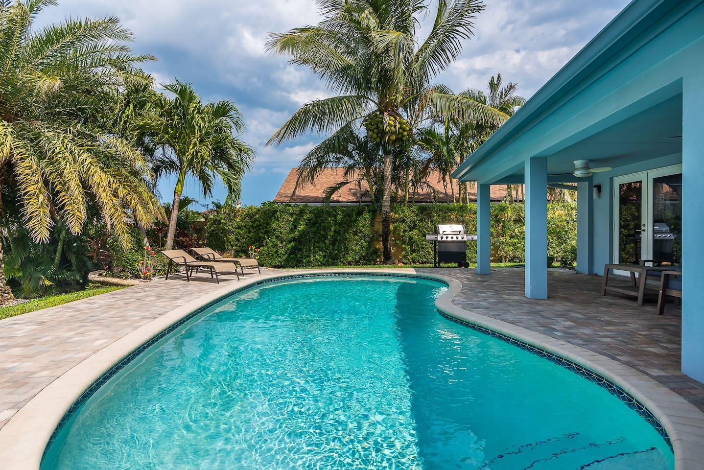 Delray Beach Waterfront Villa Vacation Rentals with heated Pool and[....]