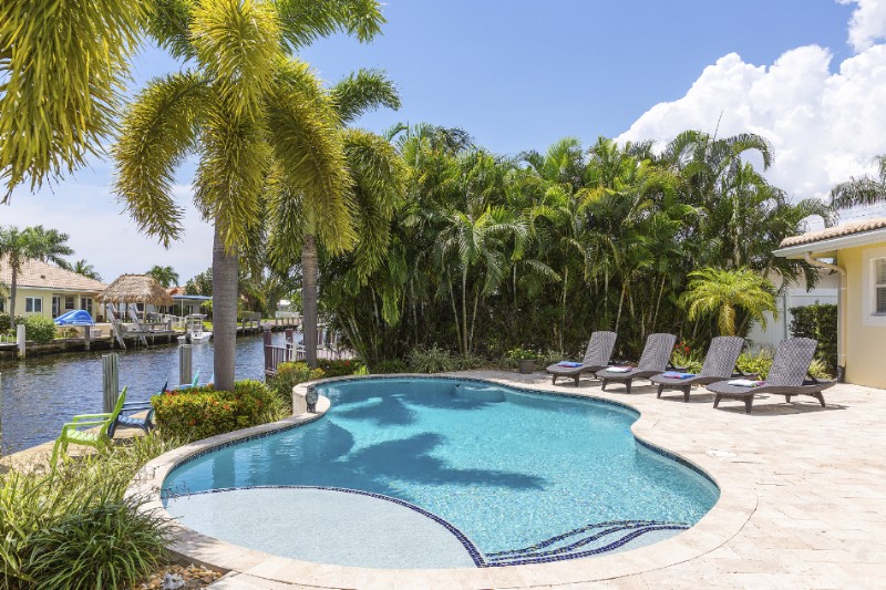 Pompano Beach Waterfront Villa Rentals on a Canal and with Heated[....]