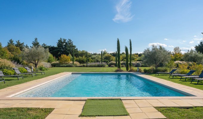 Provence luxury villa rental Cavaillon Luberon private pool