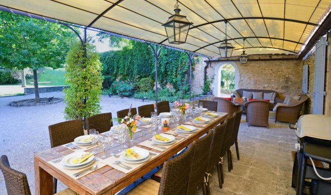 Provence Luberon luxury villa rentals with private heated pool