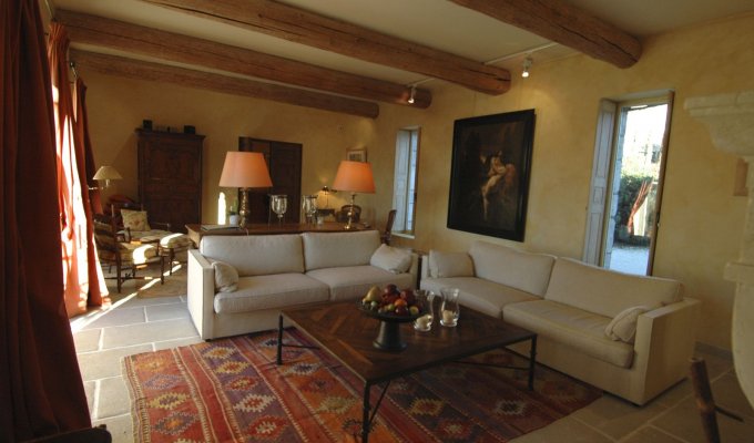 Provence Luberon luxury villa rentals with private pool near Gordes