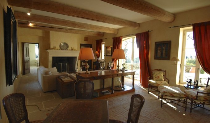 Provence Luberon luxury villa rentals with private pool near Gordes