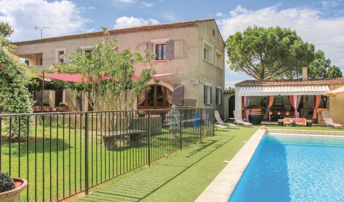 Provence luxury villa rentals Avignon with  heated private pool