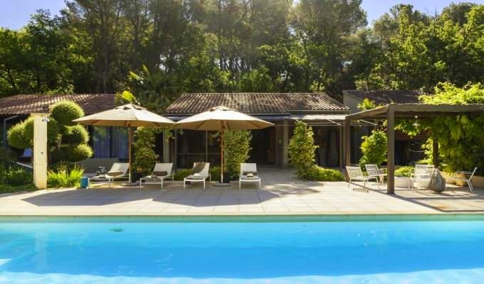 Provence luxury villa rentals Avignon with heated private pool