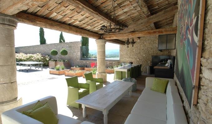 Provence Luberon luxury villa rentals with heated private pool near Gordes