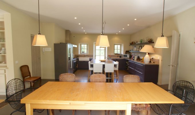 Provence luxury villa rentals Avignon with private pool and tennis