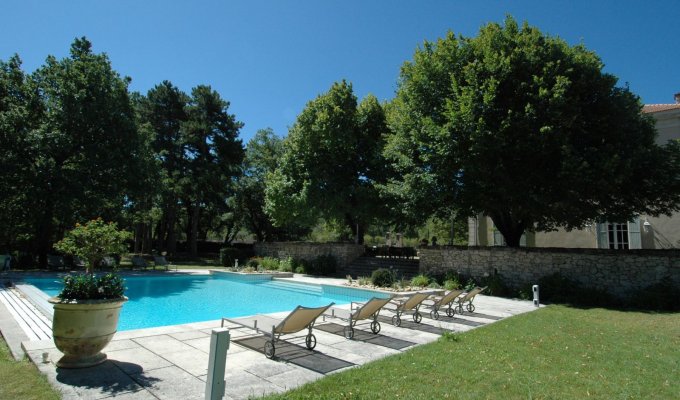 Provence Luberon luxury villa rentals with private pool