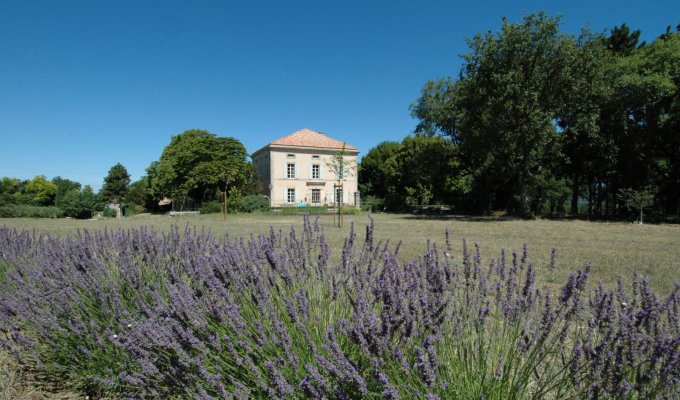 Provence Luberon luxury villa rentals with private pool