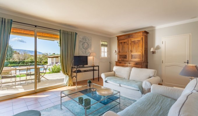 Provence Luberon luxury villa rentals with heated private pool 