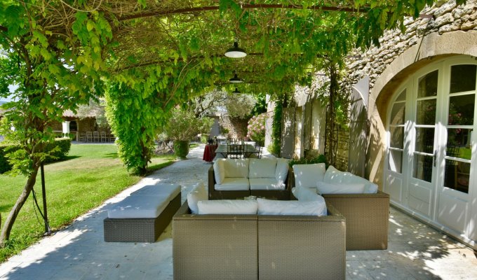 Provence Luberon luxury villa rentals with heated private pool and staff chef near Gordes