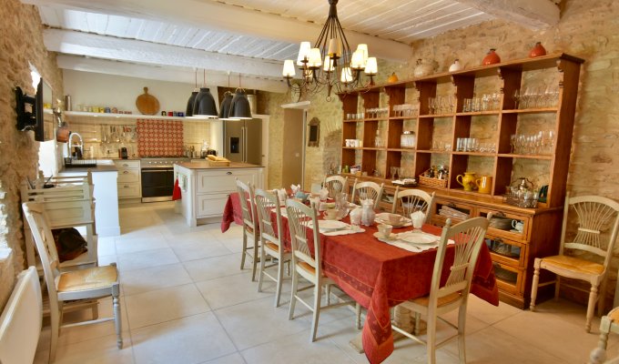 Provence Luberon luxury villa rentals with heated private pool and staff chef near Gordes