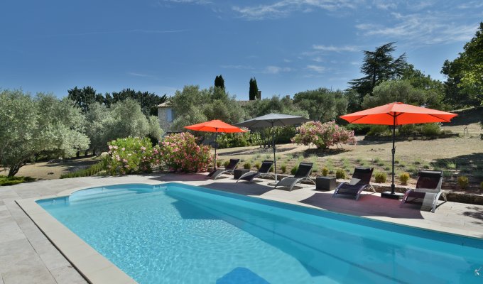 Provence Luberon luxury villa rentals with heated private pool