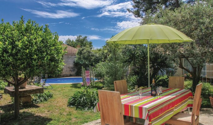 Saint Remy de Provence Alpilles Holiday Home Rental with Private Pool