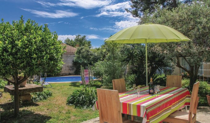 Saint Remy de Provence Alpilles Holiday Home Rental with Private Pool