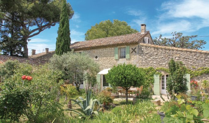 Saint Remy de Provence Alpilles Holiday Home Rental with Private Pool