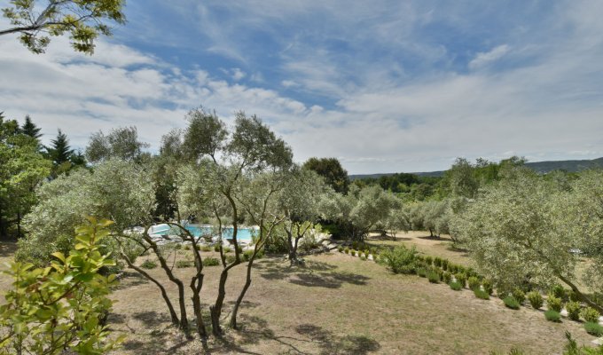 Provence Luberon luxury villa rentals with heated private pool