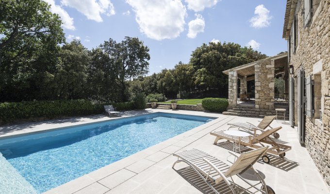 Provence Luberon luxury villa rentals with heated private pool near Gordes