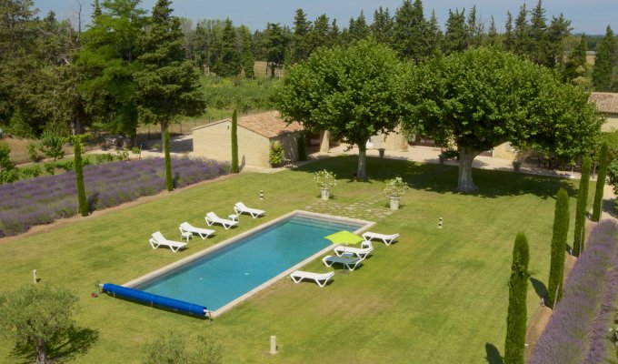 Provence Luberon luxury villa rentals with heated private pool