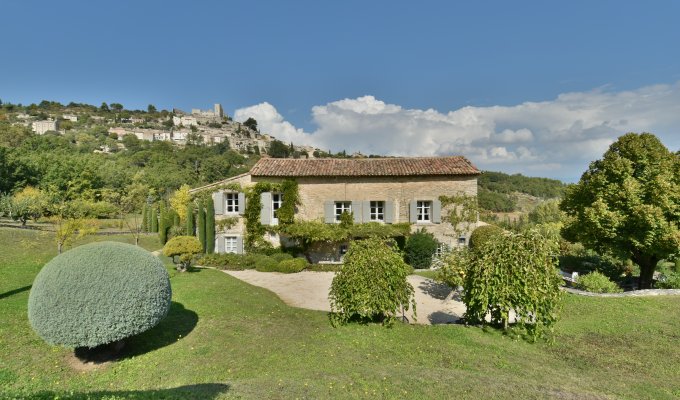 Provence Luberon luxury villa rentals with heated private pool