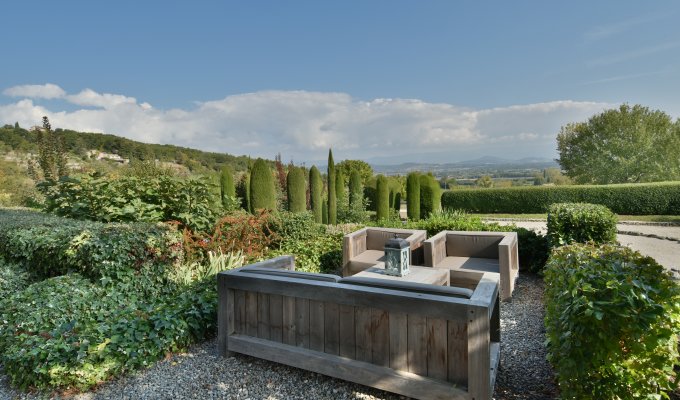 Provence Luberon luxury villa rentals with heated private pool