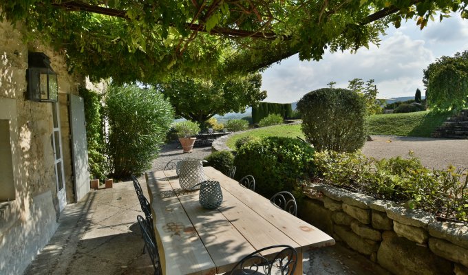 Provence Luberon luxury villa rentals with heated private pool