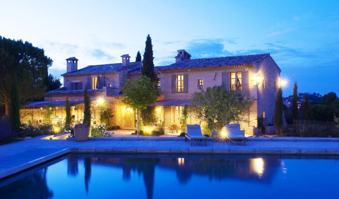 Saint Remy de Provence luxury villa rentals with heated private pool