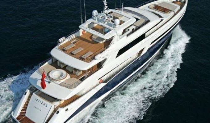 Luxury Yacht Charter from Marseille with crew and jacuzzi