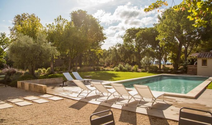 Saint Remy de Provence luxury villa rentals with heated private pool