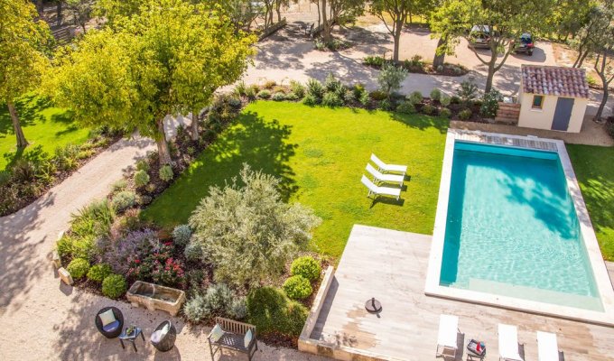 Saint Remy de Provence luxury villa rentals with heated private pool