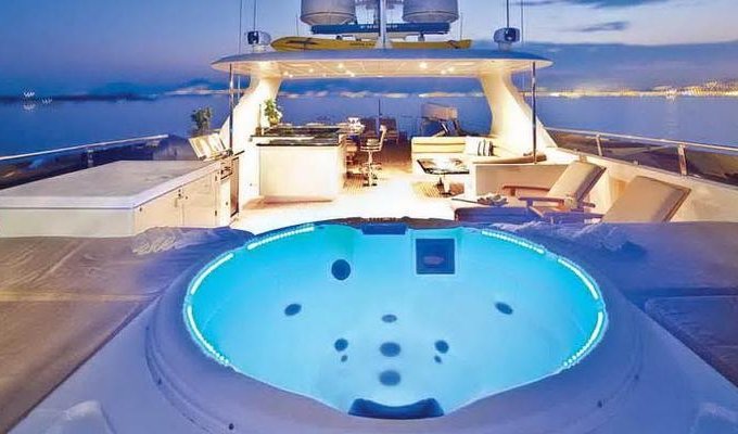 Luxury Yacht Charter from Marseille with crew and jacuzzi