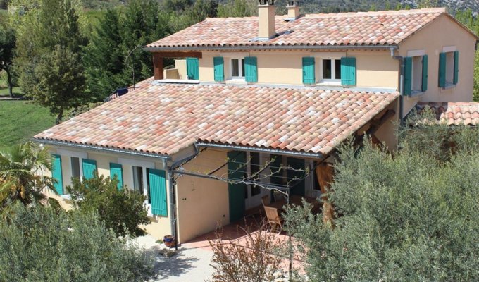 Provence villa rentals Mont Ventoux with pool and spa