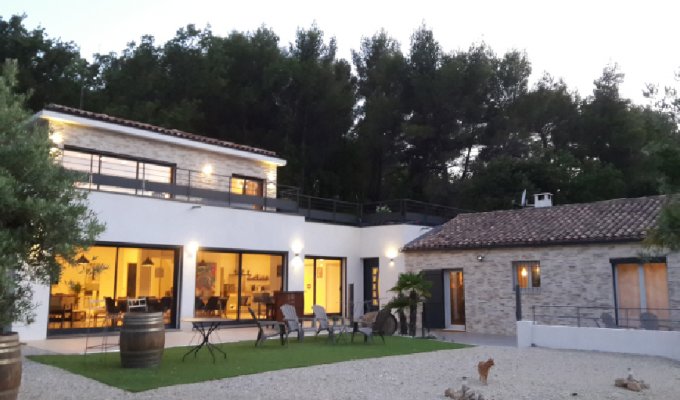 Provence luxury villa rentals Aix en Provence with heated private pool and jacuzzi